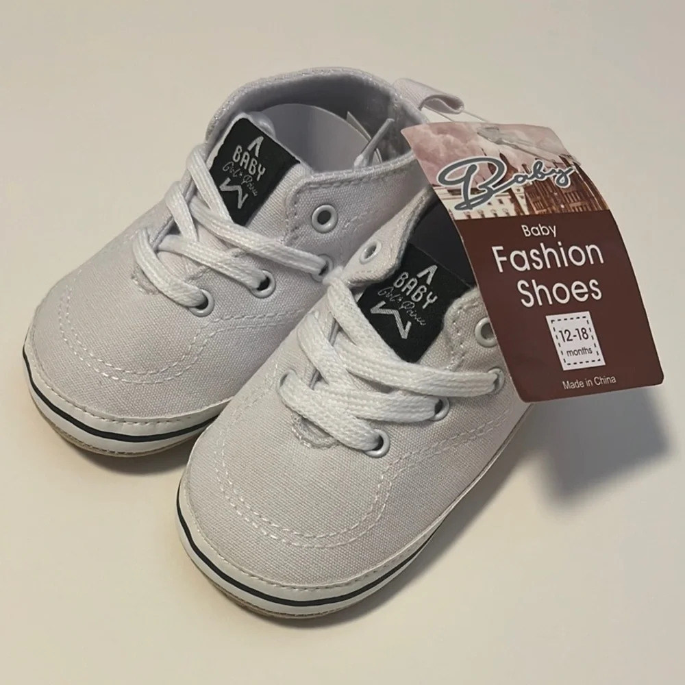 NWT Baby Pre-Walker White Shoes 12-18 months